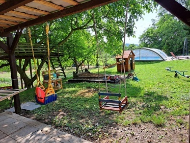 Chalupa s baz�nem - Podh��� Ch�ib� - Krom���