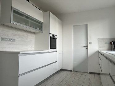 Chalupa s baz�nem - Podh��� Ch�ib� - Krom���