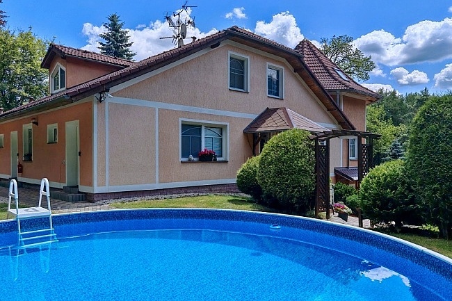 Penzion s bazénem - Slavkovský les - jezero Medard