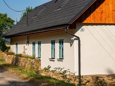 Chalupa a koupac� sud - B�l� Karpaty - B�ezov�