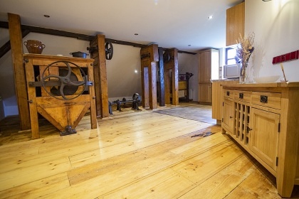 Boud�v Ml�n - Skuhrov