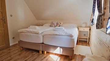 Vala�sk� roubenky - Velk� Karlovice - Beskydy