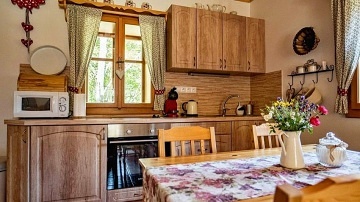 Vala�sk� roubenky - Velk� Karlovice - Beskydy
