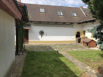Chalupa s bazénem - hrad Pernštejn - přehrada Vír