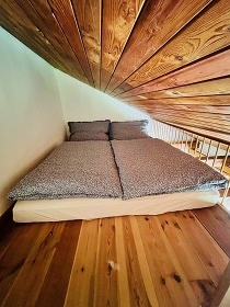 Jiho�esk� chalupa s baz�nem - u �eky Ne��rka