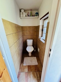 Jiho�esk� chalupa s baz�nem - u �eky Ne��rka