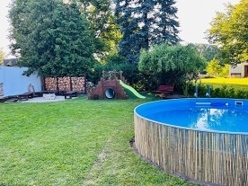 Jihočeská chalupa s bazénem - u řeky Nežárka