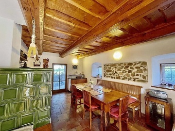 Jiho�esk� chalupa Zlat� Koruna - hrad D�v�� K�men