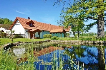 Jiho�esk� chalupa Zlat� Koruna - hrad D�v�� K�men