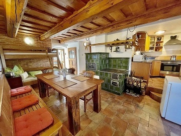 Jiho�esk� chalupa Zlat� Koruna - hrad D�v�� K�men