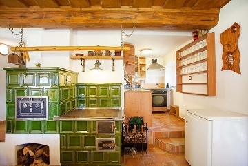 Jiho�esk� chalupa Zlat� Koruna - hrad D�v�� K�men