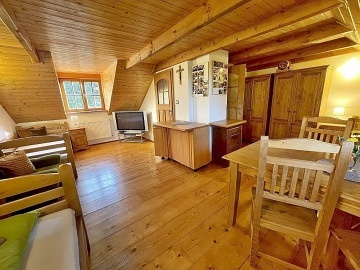 Jiho�esk� chalupa Zlat� Koruna - hrad D�v�� K�men