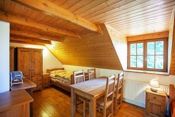 Jiho�esk� chalupa Zlat� Koruna - hrad D�v�� K�men