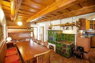 Jiho�esk� chalupa Zlat� Koruna - hrad D�v�� K�men