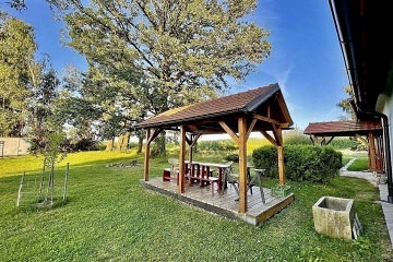 Jiho�esk� chalupa Zlat� Koruna - hrad D�v�� K�men