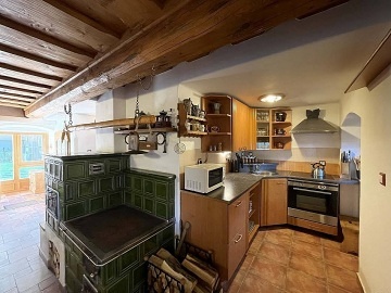 Jiho�esk� chalupa Zlat� Koruna - hrad D�v�� K�men