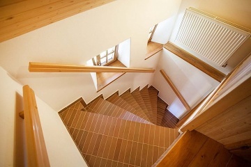 Jiho�esk� chalupa Zlat� Koruna - hrad D�v�� K�men