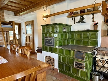 Jiho�esk� chalupa Zlat� Koruna - hrad D�v�� K�men