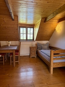 Jiho�esk� chalupa Zlat� Koruna - hrad D�v�� K�men