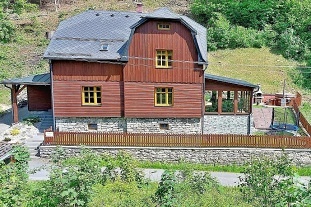 Nov� objekt: Rodinn� chalupa - samota a koupac� sud - Faunapark 2M-255