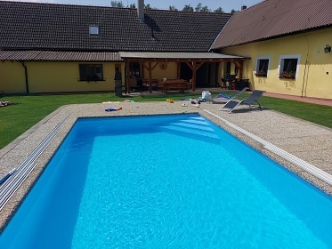 Jiho�esk� chalupa s baz�nem - Vesel� n. Lu�nic�