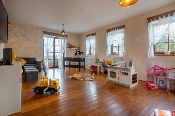 Rodinn� chalupa s baz�nem - �esk� r�j - Ji��nsko