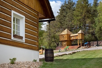 Rodinn� chalupa s baz�nem - �esk� r�j - Ji��nsko