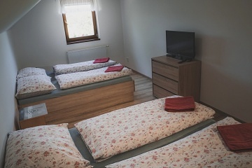 Chalupa a vinn� sklep Hustope�sko - Nov� Ml�ny