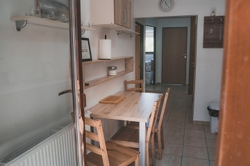 Chalupa a vinn� sklep Hustope�sko - Nov� Ml�ny