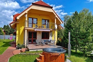 Chata u cyklostezky - koupac� sud - Vysok� Tatry
