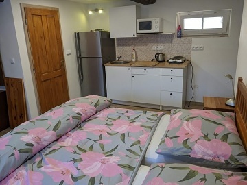 Chalupa �esk� r�j - hrad Kost - �dol� Plak�nek