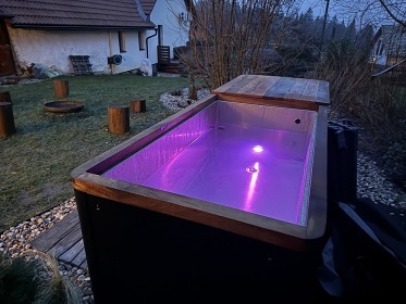 Chalupa s baznem - Pivonice - Zubtejn