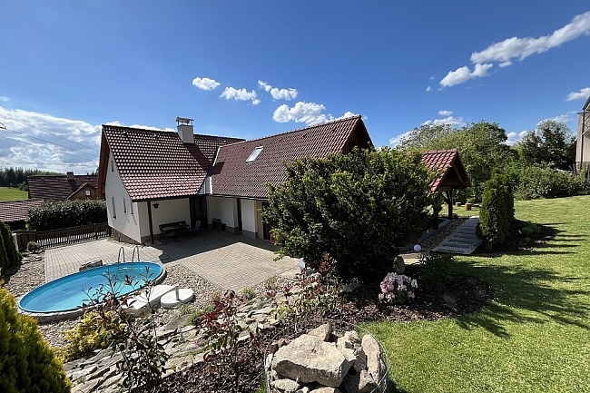 Chalupa s bazénem - Pivonice - Zubštejn