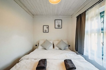 Rodinn� chalupa - z�mek �erven� Lhota - T�borsko