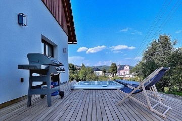 Chalupa s vířivkou na terase - Buková Hora