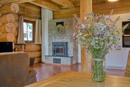 Srub u Doln� Moravy - polosamota Kr�lick� Sn�n�k