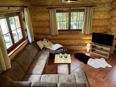 Srub u Doln� Moravy - polosamota Kr�lick� Sn�n�k