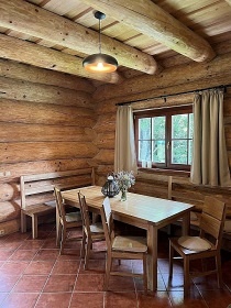 Srub u Doln� Moravy - polosamota Kr�lick� Sn�n�k