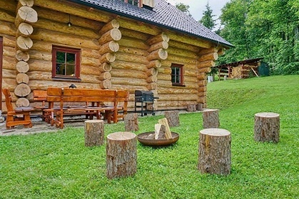 Srub u Doln� Moravy - polosamota Kr�lick� Sn�n�k