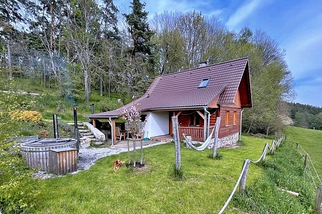 Chata na samotě - koně a koupací sud - Strakonicko