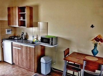 Chata s apartm�ny - term�ln� koupali�t� Vada�