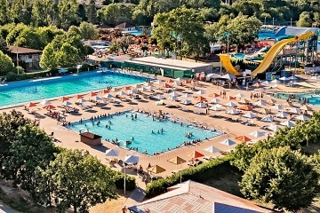 Chata s apartm�ny - term�ln� koupali�t� Vada�