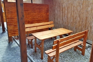 Chata s apartm�ny - term�ln� koupali�t� Vada�