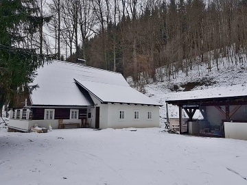 Chalupa s wellness a bazénem - Kozí hřbety
