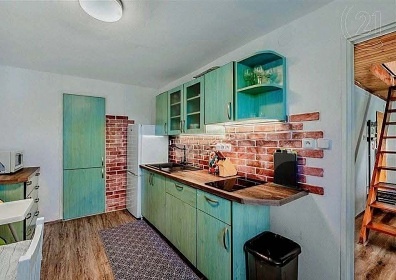 Chata u hradu Trosky - esk rj - Troskovice