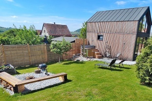 Chata a koupací sud - rozhledna Bílá hora - Beskydy