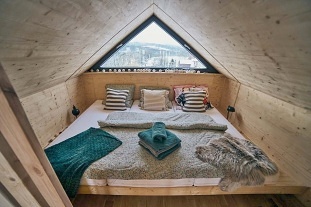 Chata a koupací sud - rozhledna Bílá hora - Beskydy