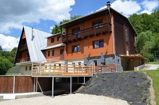 Chata s baznem - Beskydy - Ronovsk Beva
