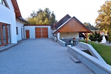 Chalupa s bazénem - Šumava - hrad Kašperk
