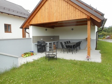 Chalupa s bazénem - Šumava - hrad Kašperk